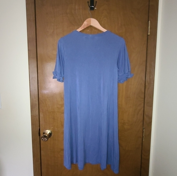 Womens Blue Ruffled Short Sleeve Crew Neck Pullover Shift sz small - Picture 2 of 7